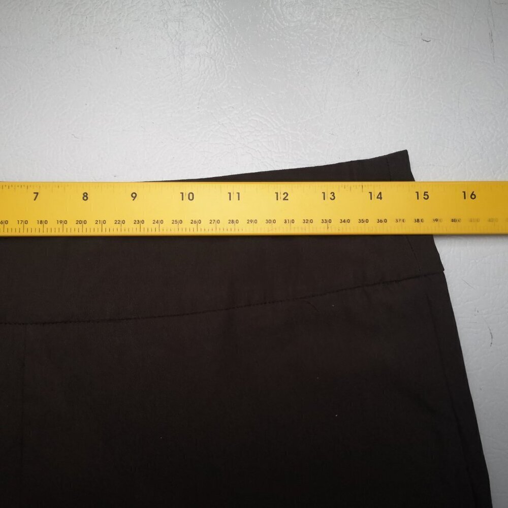 Denver Hayes Ladies Size 6 Dark Brown Pull On Style Capri Pants - Picture 7 of 9
